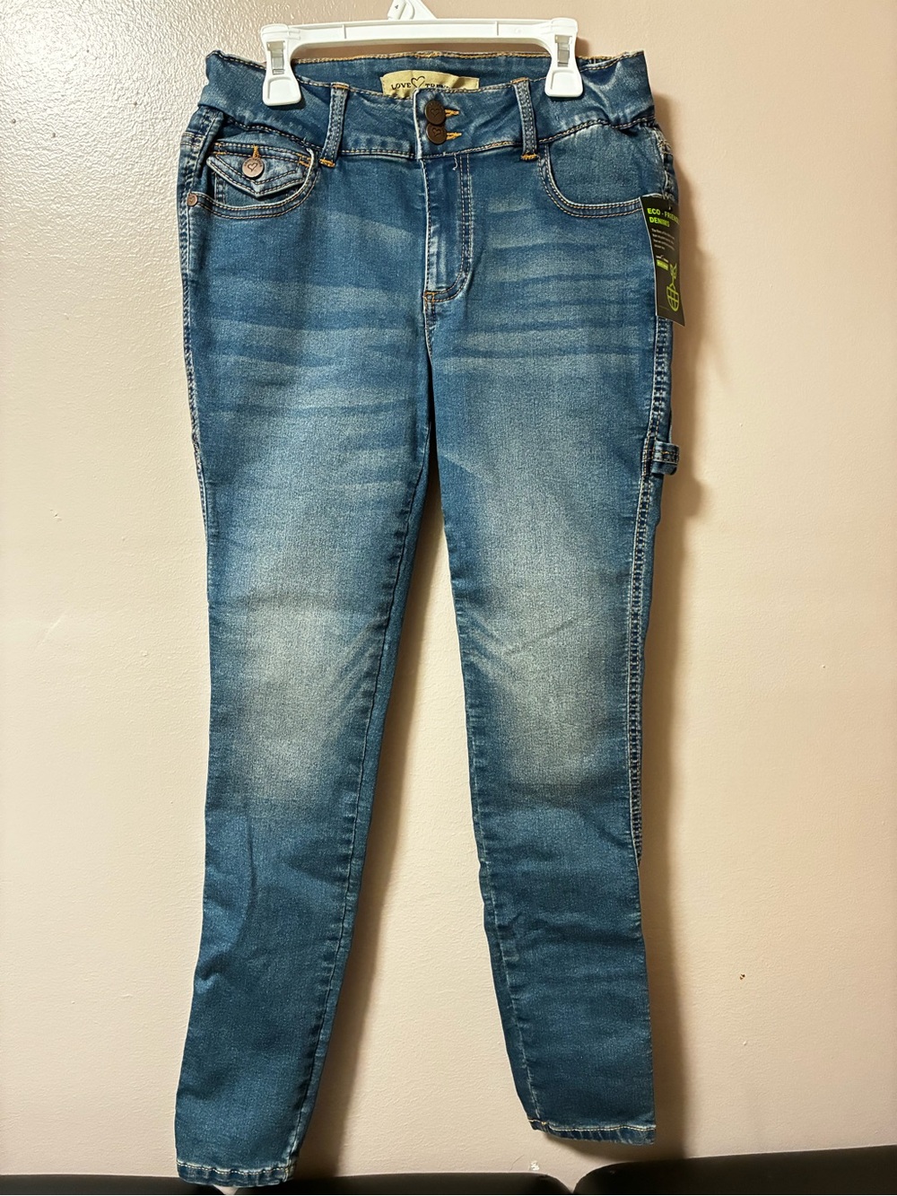 Women’s Stretched Skinny Jeans Size Small New With Tags, Double Button